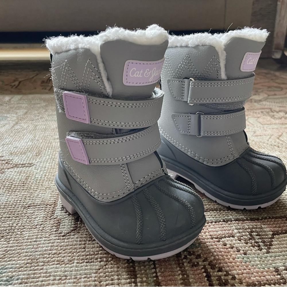 Cat & Jack Target snow boots size 5